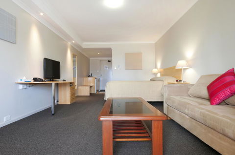 Dog Rock Motel - QLD Tourism 33