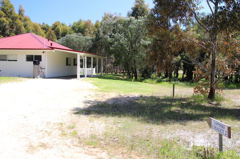 Sapphire Chalets, Augusta - Queensland Tourism 2