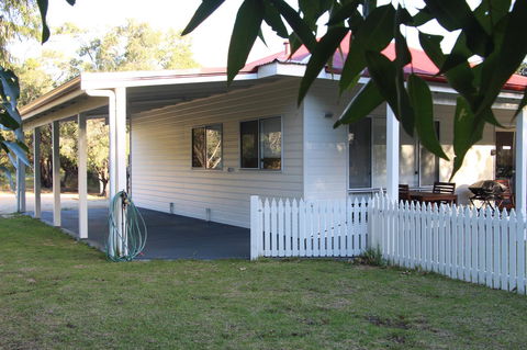 Sapphire Chalets, Augusta - Queensland Tourism 6