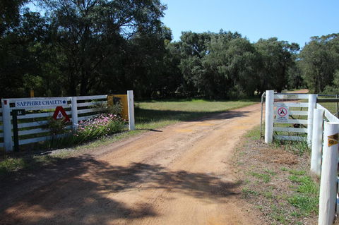Sapphire Chalets, Augusta - Queensland Tourism 1
