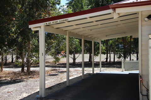 Sapphire Chalets, Augusta - Queensland Tourism 7