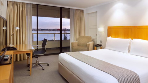 Crowne Plaza Perth, An IHG Hotel - QLD Tourism 3