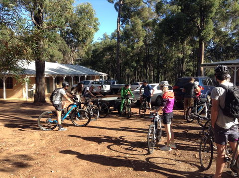 Travellers Rest Motel - QLD Tourism 16