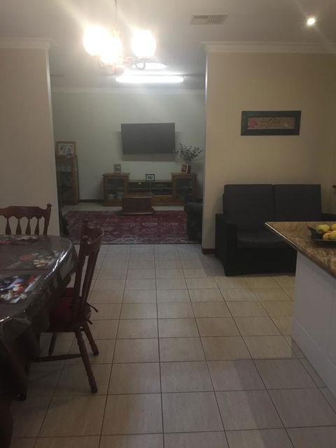 Travellers Rest Motel - QLD Tourism 8