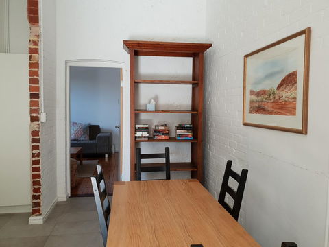 Captain\'s Heritage Cottage - Central Fremantle 2 Bedroom Historic Cottage - Queensland Tourism 3