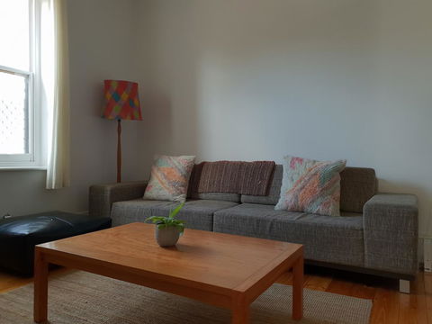 Captain\'s Heritage Cottage - Central Fremantle 2 Bedroom Historic Cottage - Queensland Tourism 9
