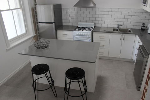 Captain\'s Heritage Cottage - Central Fremantle 2 Bedroom Historic Cottage - Queensland Tourism 13