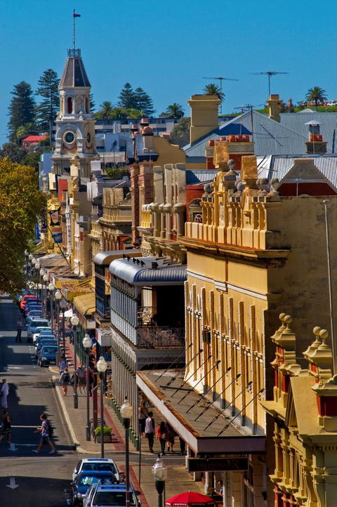 Captain\'s Heritage Cottage - Central Fremantle 2 Bedroom Historic Cottage - Queensland Tourism 19
