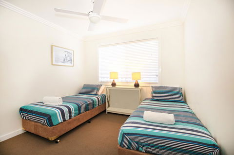 Calming Waters - Pet Friendly - Community Pool - QLD Tourism 18