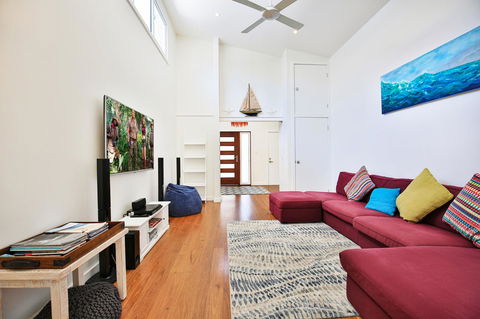 Calming Waters - Pet Friendly - Community Pool - QLD Tourism 3