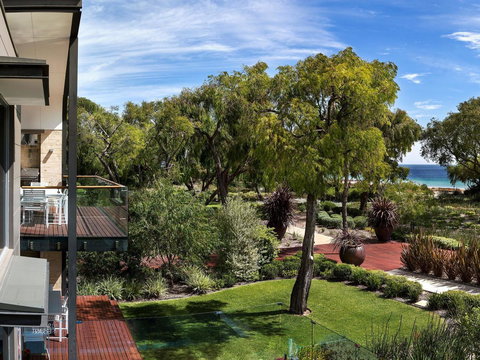 Aqua Resort Busselton - Queensland Tourism 18