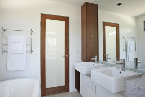 Aqua Resort Busselton - Queensland Tourism 5