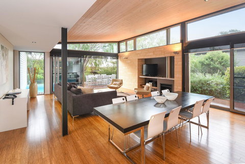 Aqua Resort Busselton - Queensland Tourism 1