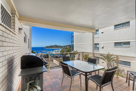 Laman Lodge, Unit 2, 15 Laman Street - QLD Tourism 13