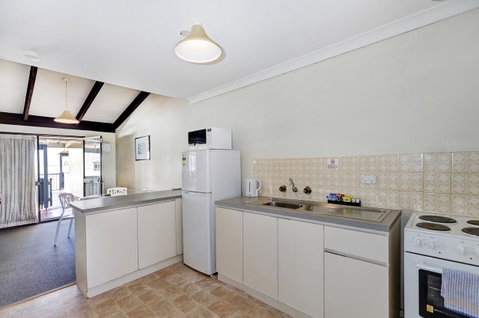 West Beach Lagoon 123 - Location & Views!!! - QLD Tourism 10