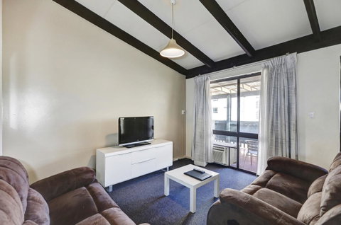 West Beach Lagoon 123 - Location & Views!!! - QLD Tourism 6