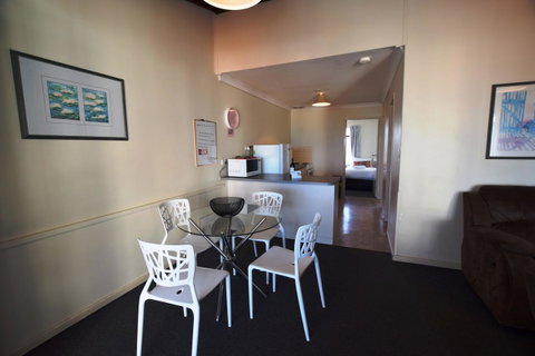 West Beach Lagoon 123 - Location & Views!!! - QLD Tourism 7