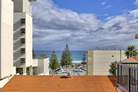 West Beach Lagoon 123 - Location & Views!!! - QLD Tourism 13