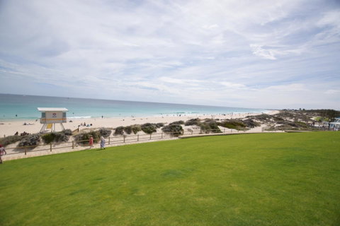 West Beach Lagoon 123 - Location & Views!!! - QLD Tourism 19