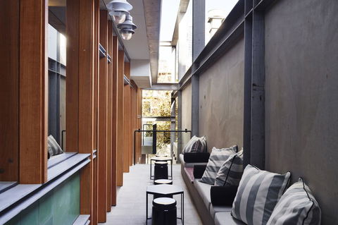 Alex Hotel - QLD Tourism 24