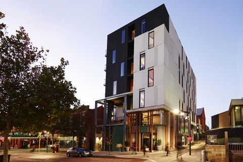 Alex Hotel - QLD Tourism 0