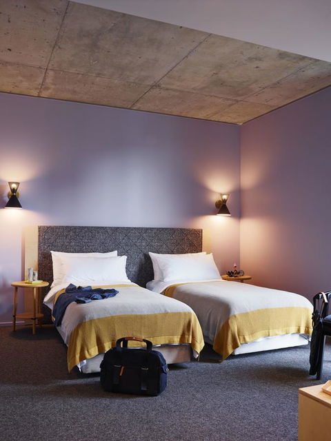 Alex Hotel - QLD Tourism 15