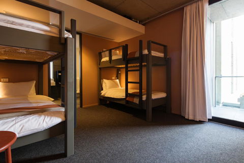 Alex Hotel - QLD Tourism 35