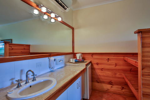 Kimberley Hotel - Queensland Tourism 8