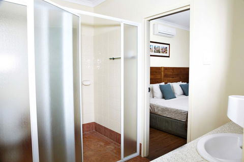 Kimberley Hotel - Queensland Tourism 7