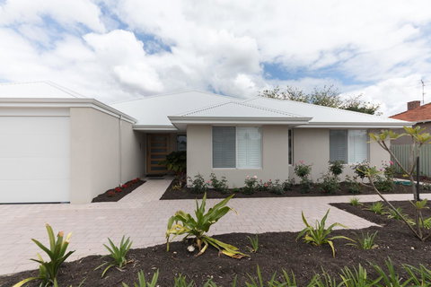 Epsom On Swan Bed & Breakfast - QLD Tourism 1