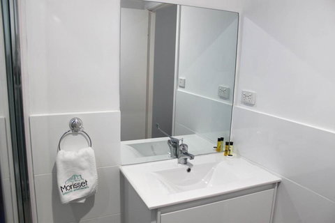 Morisset Serviced Apartments - QLD Tourism 9