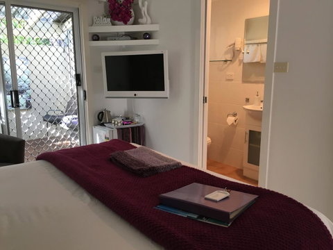 Nelson Bay Bed & Breakfast - QLD Tourism 21