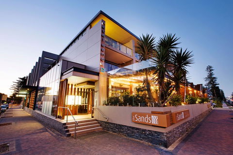 Narrabeen Sands Hotel By Nightcap Plus - Queensland Tourism 4