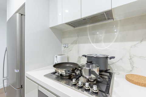 Inner City Stylish Apt Walk To Green Square - QLD Tourism 19