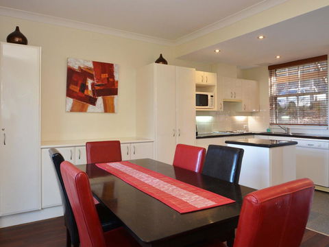 Villa Executive 2br Cypress DS Located Within Cypress Lakes Resort - Queensland Tourism 6