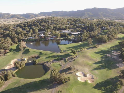 Villa Executive 2br Cypress DS Located Within Cypress Lakes Resort - Queensland Tourism 4