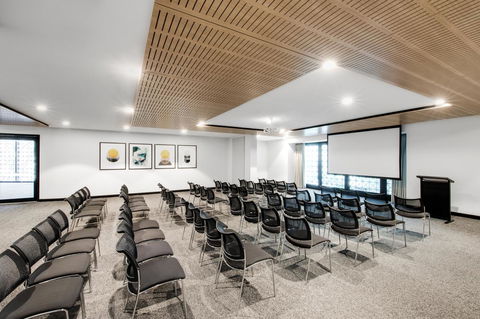 Vibe Hotel North Sydney - QLD Tourism 14