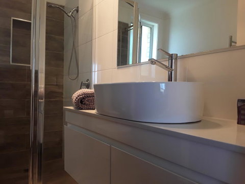 Narooma Golfers Lodge - QLD Tourism 24