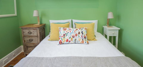 Bondi Beach House - QLD Tourism 28