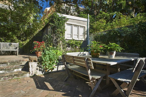 Bondi Beach House - QLD Tourism 5