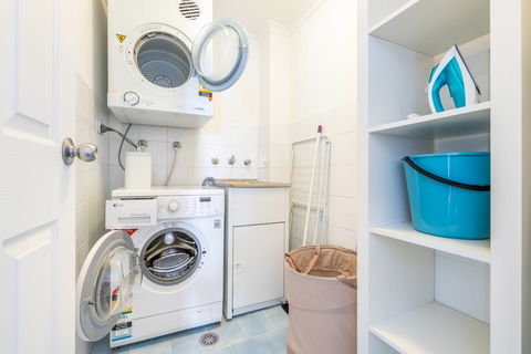 Apartments In Pyrmont - Queensland Tourism 1