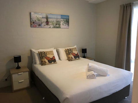 Mariner Bay Apartments - Queensland Tourism 11