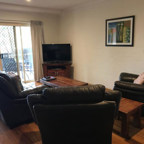 Mariner Bay Apartments - Queensland Tourism 8