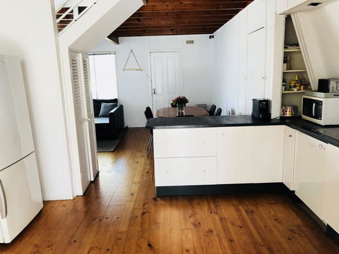 Little Blue Beach House - QLD Tourism 10