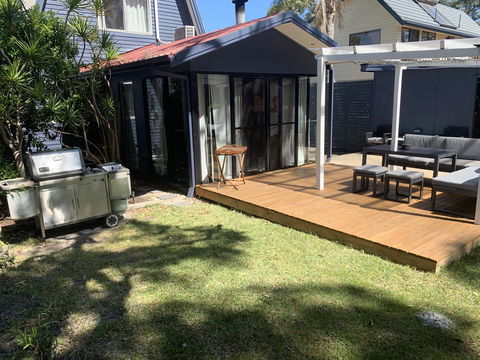 Little Blue Beach House - QLD Tourism 16