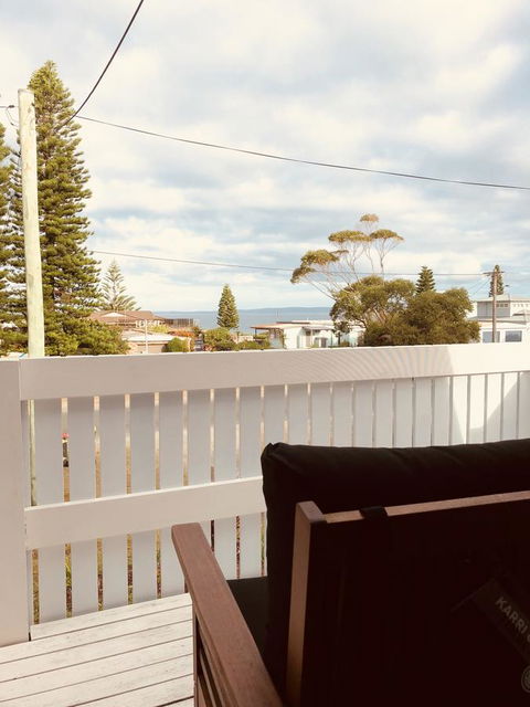 Little Blue Beach House - QLD Tourism 0