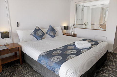 Banjo Paterson Inn - QLD Tourism 23
