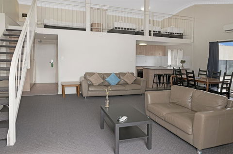 Banjo Paterson Inn - QLD Tourism 28