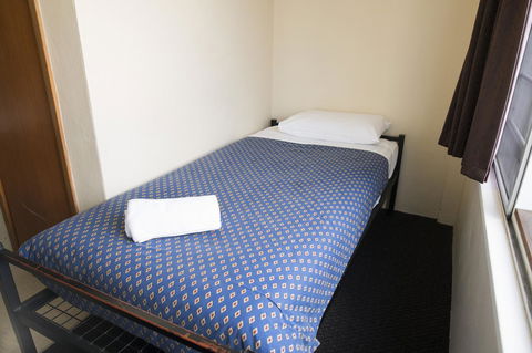 Banjo Paterson Inn - QLD Tourism 13