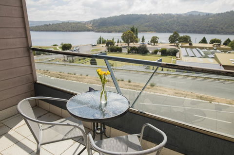 Banjo Paterson Inn - QLD Tourism 3
